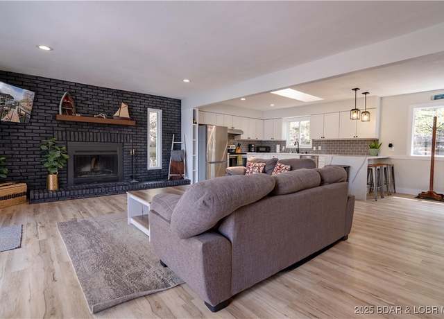 Property at 6059 Sioux Trl, Osage Beach, MO 65065, 5 beds, 3.5 baths