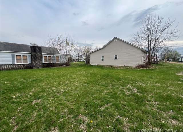 Property at 303 Jefferson St W, Cole Camp, MO 65325, 3 beds, 1 bath