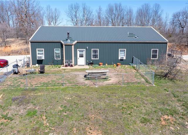 Property at 304 Smokey Hills Rd, Camdenton, MO 65020, 3 beds, 1 bath