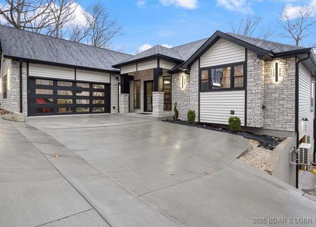Property at 125 Quanta Grande Dr, Sunrise Beach, MO 65079, 4 beds, 5 baths