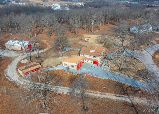 Property at 300 Dunwurkin Rd, Laurie, MO 65037, 3 beds, 3 baths