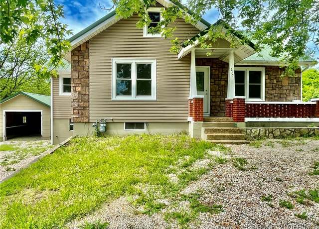 Property at 215 Walnut St S, Stover, MO 65078, 3 beds, 1 bath