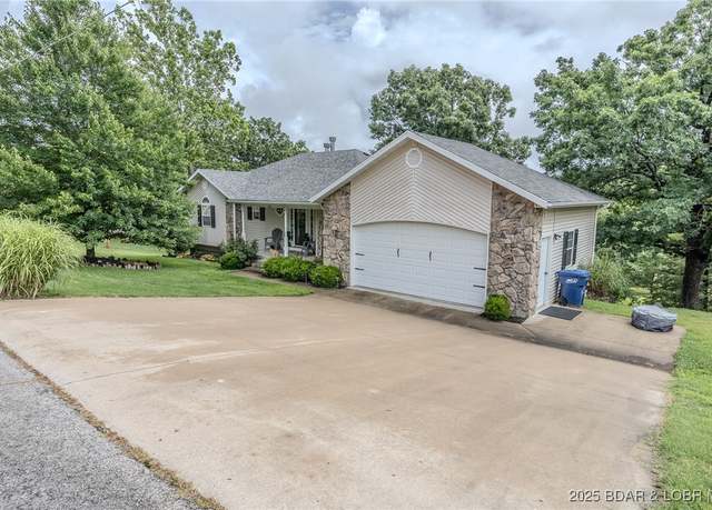 Property at 114 Watkins Dr, Camdenton, MO 65020, 4 beds, 3 baths