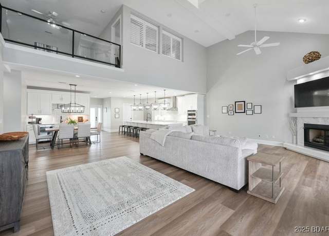 Property at 5450 Christopher Dr #243, Osage Beach, MO 65065, 4 beds, 4.5 baths