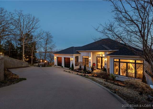 Property at 820 Palisades Dr, Four Seasons, MO 65049, 5 beds, 3.5 baths