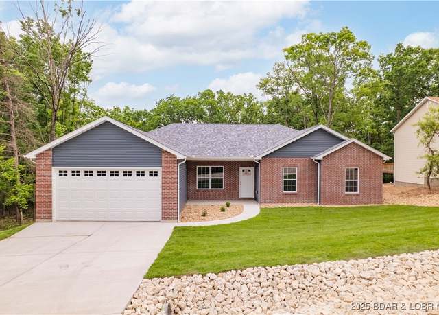 Property at 1732 Country Club Dr, Lake Ozark, MO 65049, 4 beds, 2 baths