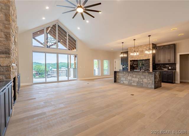 Property at 257 Beachnut Dr, Sunrise Beach, MO 65079, 6 beds, 6.5 baths