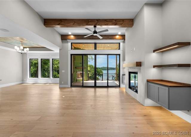 Property at 578 Via Del Lago Dr, Sunrise Beach, MO 65079, 5 beds, 4 baths
