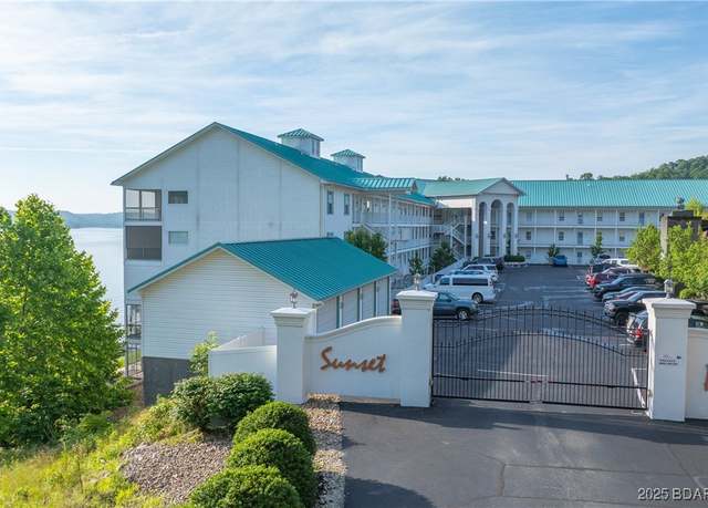 Property at 186 Sunset Palms Dr Unit 3C, Camdenton, MO 65020, 3 beds, 2 baths