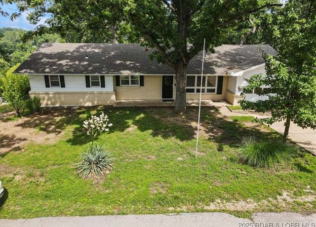 Property at 43 Bob White Ln, Lake Ozark, MO 65049, 4 beds, 2.5 baths