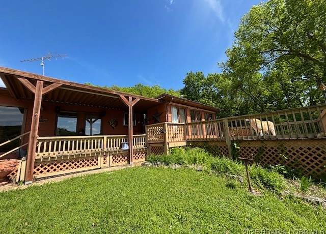 Property at 496 Welcome Dr, Camdenton, MO 65020, 3 beds, 1 bath