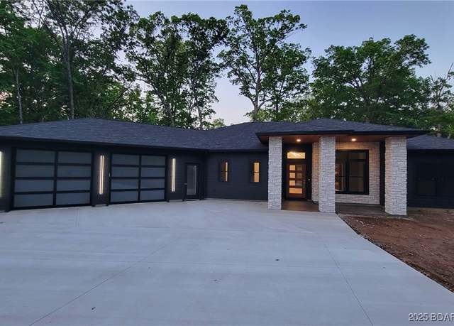 Property at 670 Grand Point Blvd, Sunrise Beach, MO 65079, 4 beds, 2.5 baths