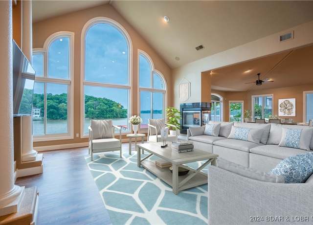 Property at 825 Grand View Dr, Porto Cima, MO 65079, 5 beds, 4 baths