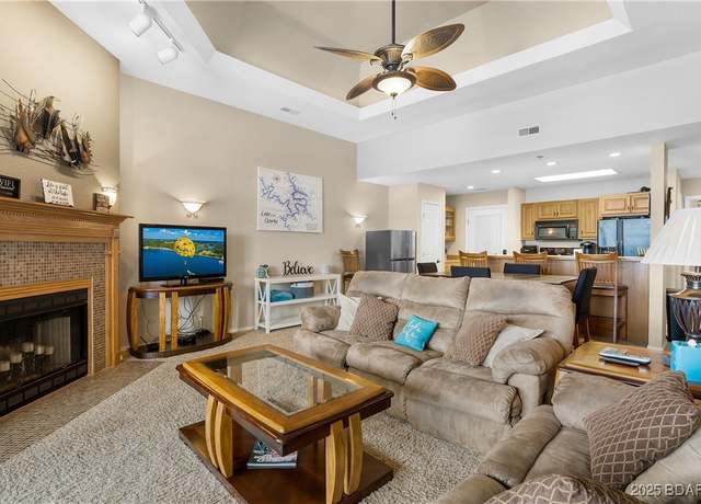 Property at 86 Aqua Finn Dr Unit 4A, Lake Ozark, MO 65049, 3 beds, 2 baths