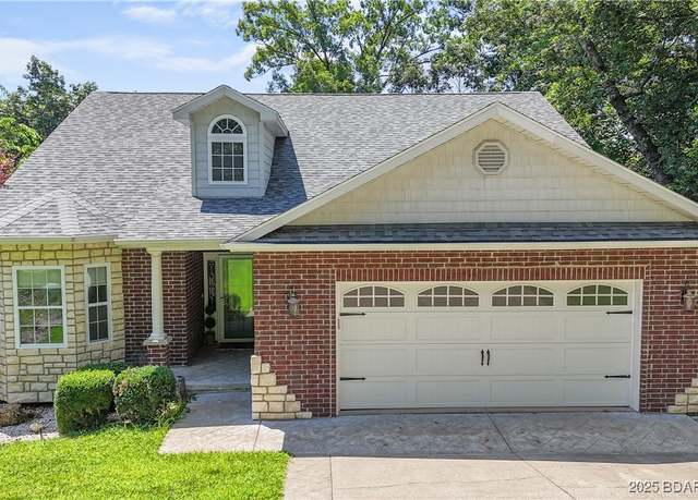 Property at 404 Albany Dr, Lake Ozark, MO 65049, 4 beds, 3 baths