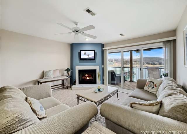 Property at 133 Cedar Glen Ct Unit 3D, Camdenton, MO 65020, 3 beds, 2 baths