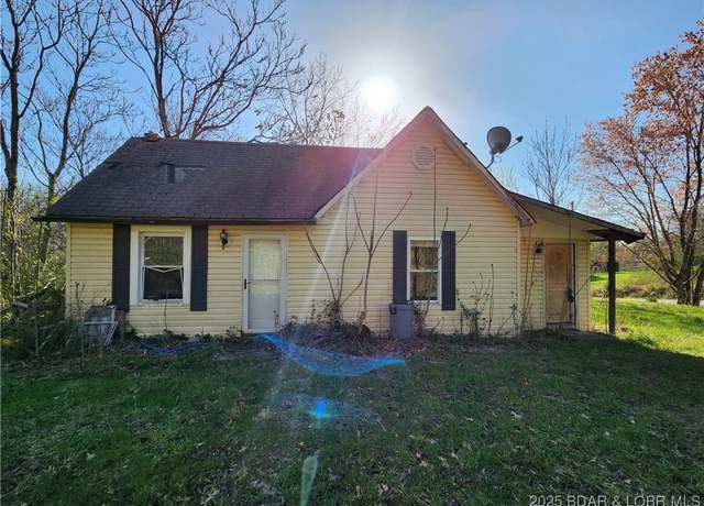 Property at 421 Versailles St E, Versailles, MO 65084, 3 beds, 1 bath