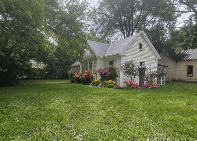 Property at 412 Maple St, Eldon, MO 65026, 2 beds, 1 bath