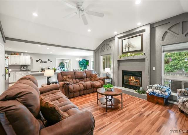 Property at 611 Woodbridge Rd, Camdenton, MO 65020, 3 beds, 2.5 baths