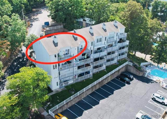 Property at 33 Crow Cts Unit 2E, Lake Ozark, MO 65049, 3 beds, 2.5 baths