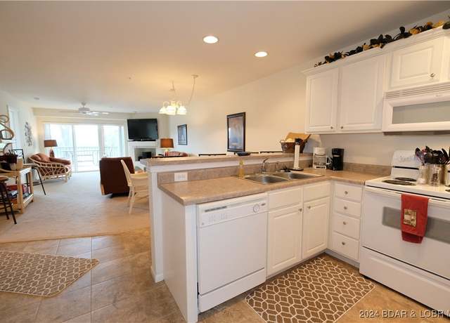 Property at 14 Park Pool Dr Unit 1C, Kaiser, MO 65047, 2 beds, 2 baths
