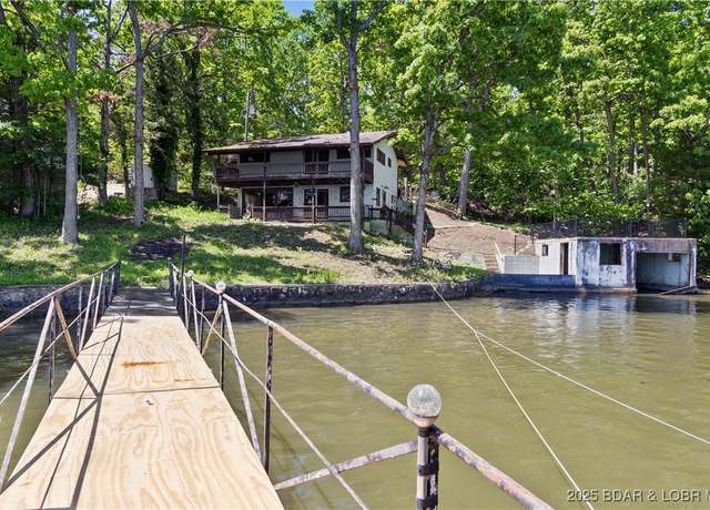 Property at 1389 Greenview Dr, Camdenton, MO 65020, 3 beds, 2 baths