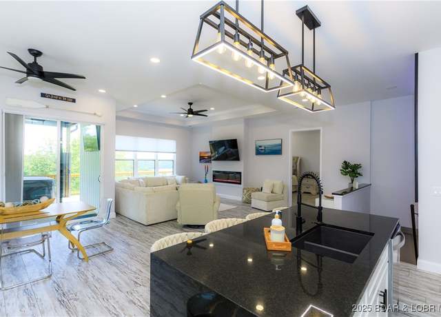 Property at 224 Park Place Dr, Kaiser, MO 65047, 4 beds, 3 baths