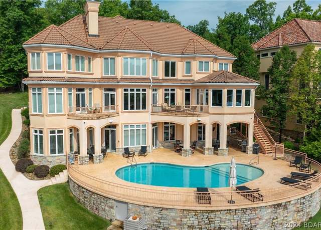 Property at 769 Muirfield Dr, Sunrise Beach, MO 65079, 7 beds, 9 baths