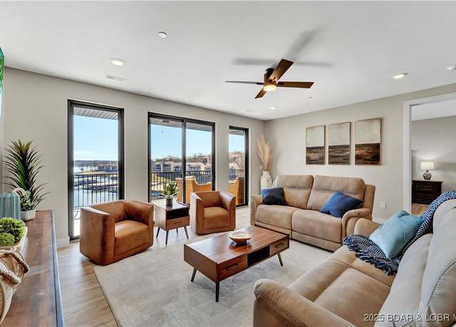 Property at 182 Vintage Dr Unit 4H, Lake Ozark, MO 65049, 3 beds, 3 baths