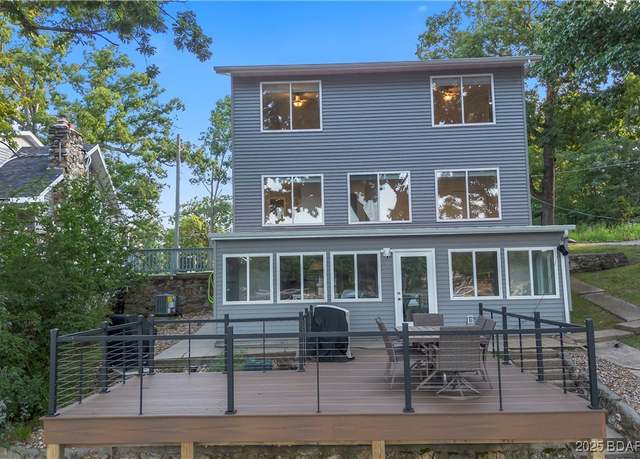 Property at 522 Highly Dr, Sunrise Beach, MO 65079, 3 beds, 2.5 baths