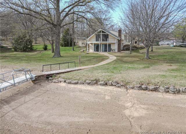 Property at 18 Twin Oaks Pt, Climax Springs, MO 65324, 4 beds, 2 baths