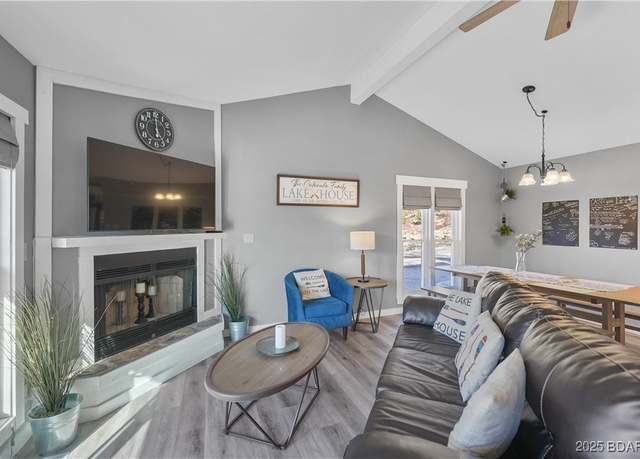 Property at 279 Spring Rd, Lake Ozark, MO 65049, 3 beds, 2 baths