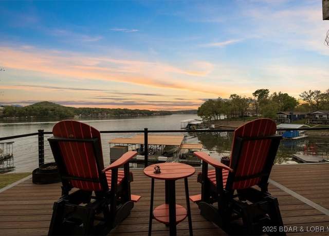 Property at 400 Ponderosa Dr, Camdenton, MO 65020, 5 beds, 3 baths
