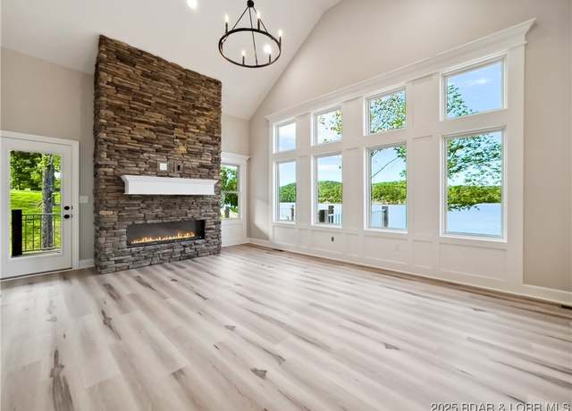 Property at 77 Lakeway Ln, Climax Springs, MO 65324, 4 beds, 2.5 baths