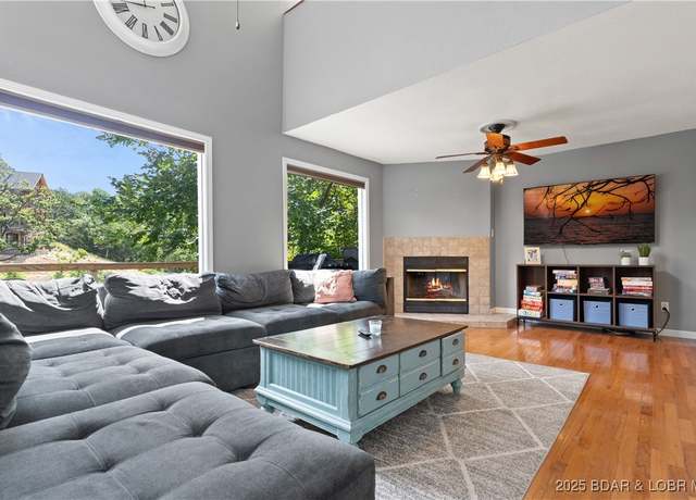 Property at 31151 Eastside Dr, Rocky Mount, MO 65072, 4 beds, 3 baths