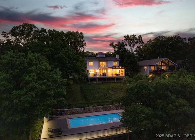 Property at 584 Black Hawk Dr, Lake Ozark, MO 65049, 4 beds, 3.5 baths