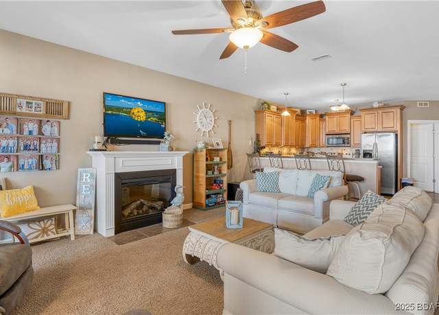 Property at 184 Plaza Gardens Ct Unit 3E, Camdenton, MO 65020, 3 beds, 2 baths