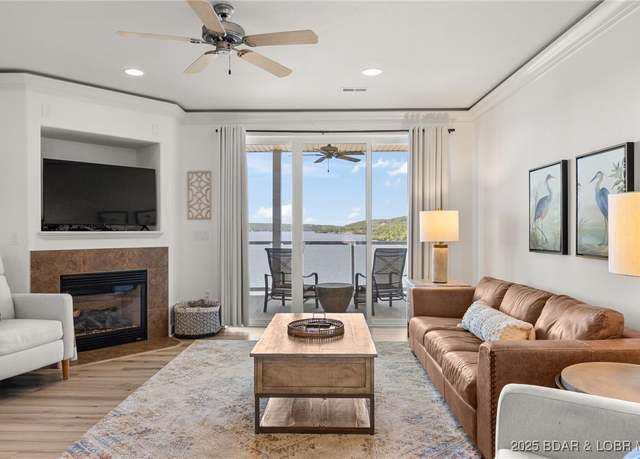 Property at 100 Trinity Pointe Dr Unit 4M, Camdenton, MO 65020, 3 beds, 2 baths