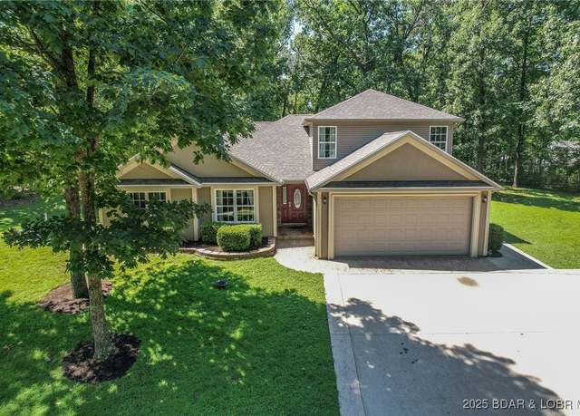 Property at 326 Bloomington Dr, Lake Ozark, MO 65049, 4 beds, 3 baths