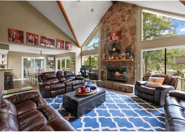 Property at 114 Casco Ct, Four Seasons, MO 65049, 4 beds, 3 baths