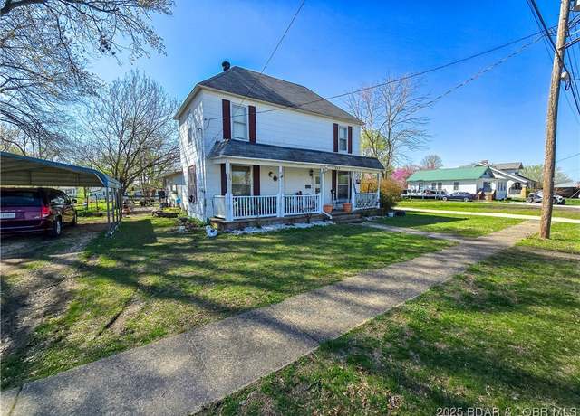 Property at 207 S Maple St, Versailles, MO 65084, 3 beds, 1.5 baths