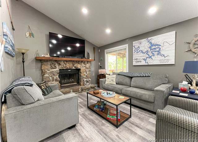 Property at 250 Northview Rd, Sunrise Beach, MO 65079, 2 beds, 1 bath