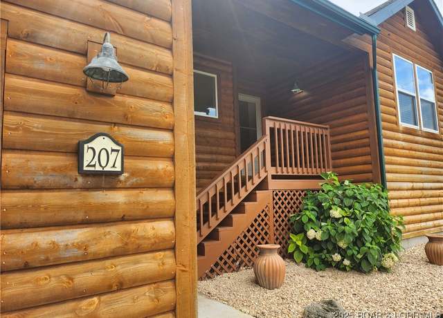 Property at 207 Weiskopf Way, Camdenton, MO 65020, 2 beds, 2 baths
