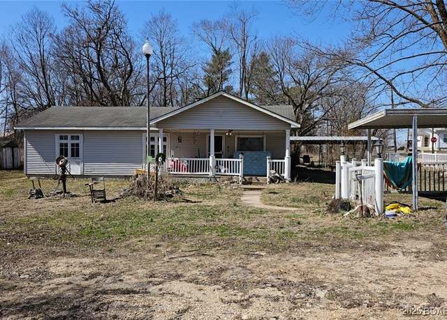 Property at 1501 Long Ln, Eldon, MO 65026, 4 beds, 3 baths