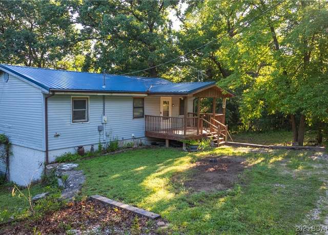 Property at 124 Frontier Cir, Linn Creek, MO 65052, 4 beds, 2.5 baths