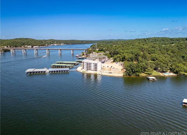 Property at 290 Plaza Beach Dr Unit 4D, Camdenton, MO 65020, 3 beds, 2.5 baths