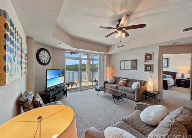 Property at 4800 Eagleview Dr #6104, Osage Beach, MO 65065, 3 beds, 2 baths