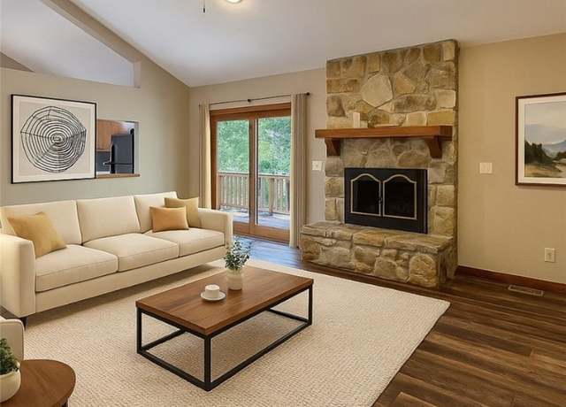 Property at 144 Foxhead Shores Dr, Linn Creek, MO 65052, 4 beds, 3 baths