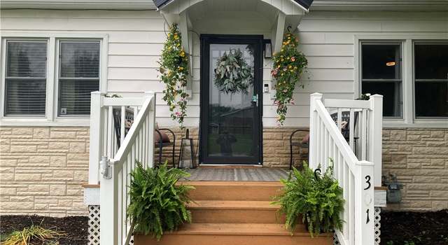 Photo of 301 Burke St, Versailles, MO 65084