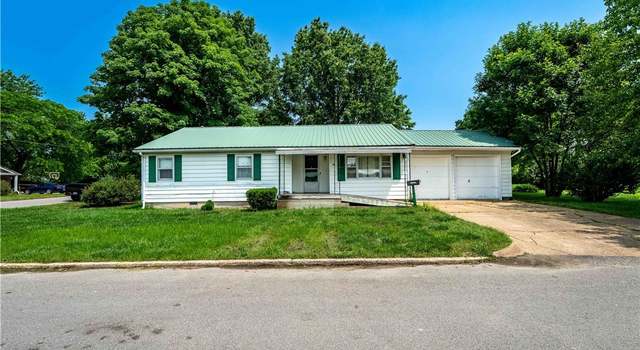 Photo of 521 W 6th St, Eldon, MO 65026